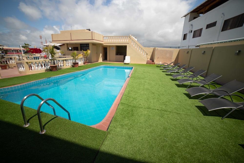 Hotel Red Booby Puerto Ayora  Exterior photo