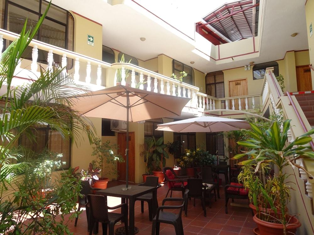 Hotel Red Booby Puerto Ayora  Exterior photo